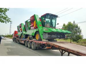 河北发(fa)货四台穗茎(jing)兼(jian)收玉米收获机