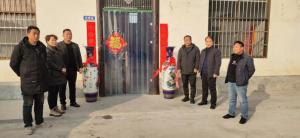 大块镇孟(meng)庄村村委会领导给河南宇田(tian)送来祝(zhu)福